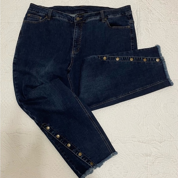 NWOT never worn Slimsations by Multiples cropped denim Women’s Plus Size 20W - Picture 2 of 12